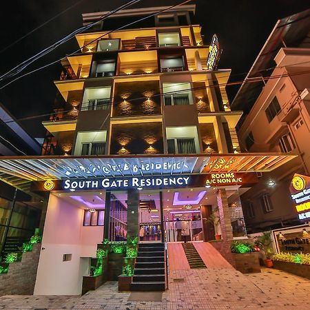 South Gate Residency Hotel Kochi Exterior photo