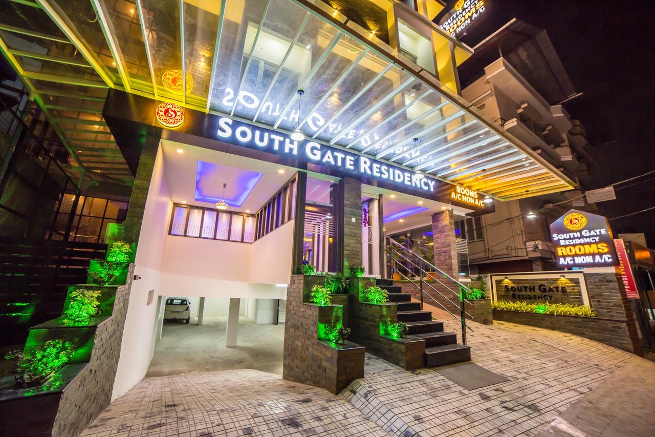 South Gate Residency Hotel Kochi Exterior photo